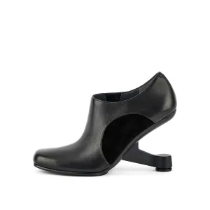 Abstract Leather Heel-Less Boots